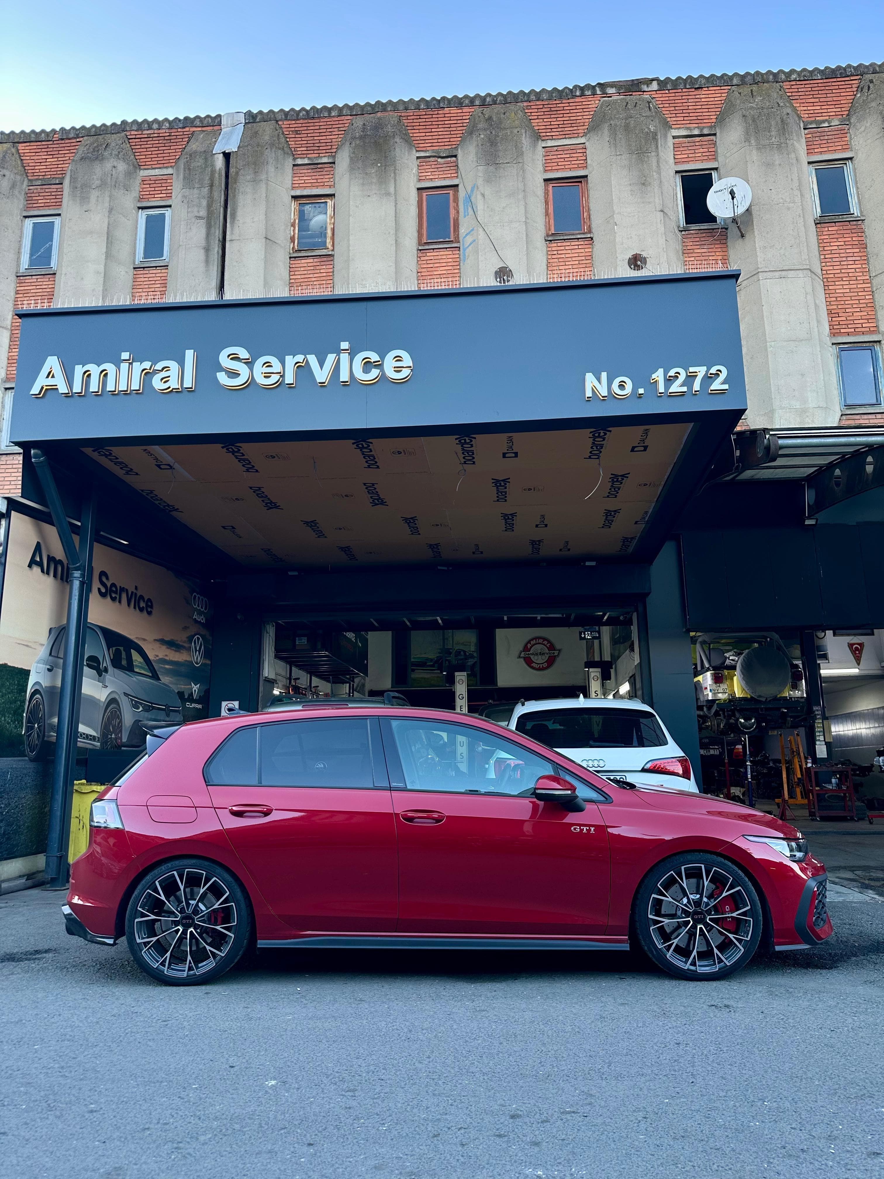 Amiral Service garaj ve atölye alanı